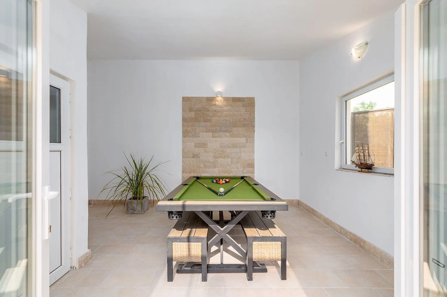 Villa Mit Salzwasserpool, Billard, Tischtennis Und In Strandnaehe Pula 0*,  Croatia